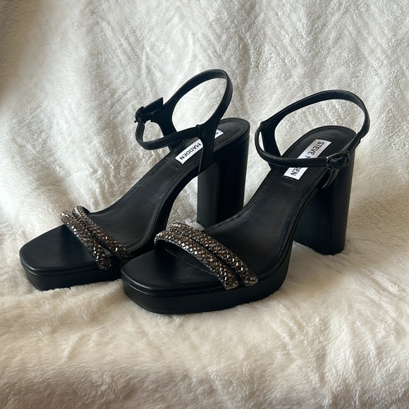 Steve Madden Shoes - Picture 3 of 9